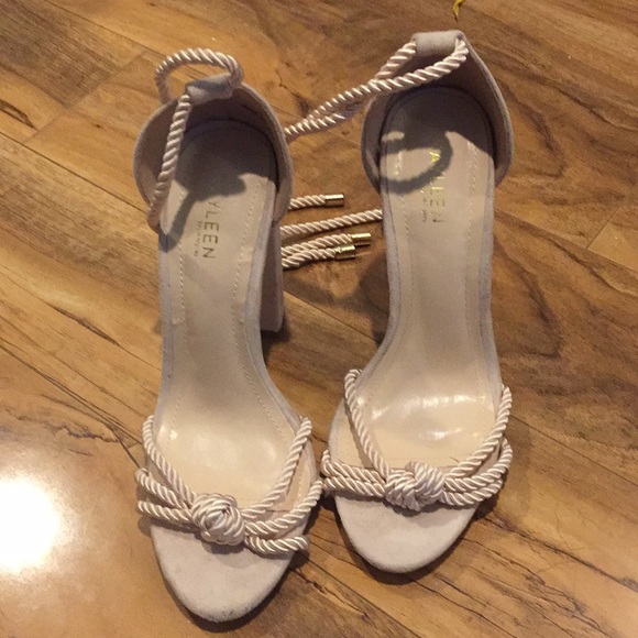 size 9 kayleen heels - Picture 1 of 5